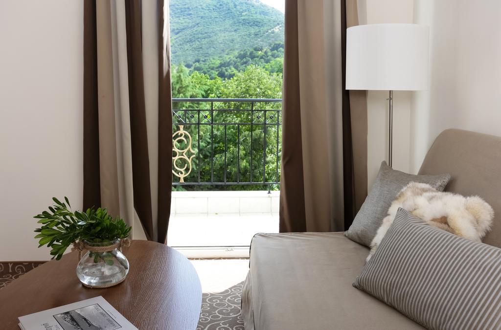 Chloe Luxury Hotel 卡斯托里亚 外观 照片