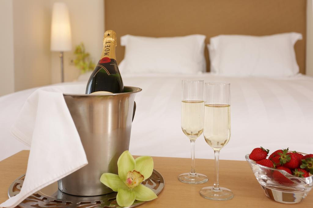 Chloe Luxury Hotel 卡斯托里亚 外观 照片