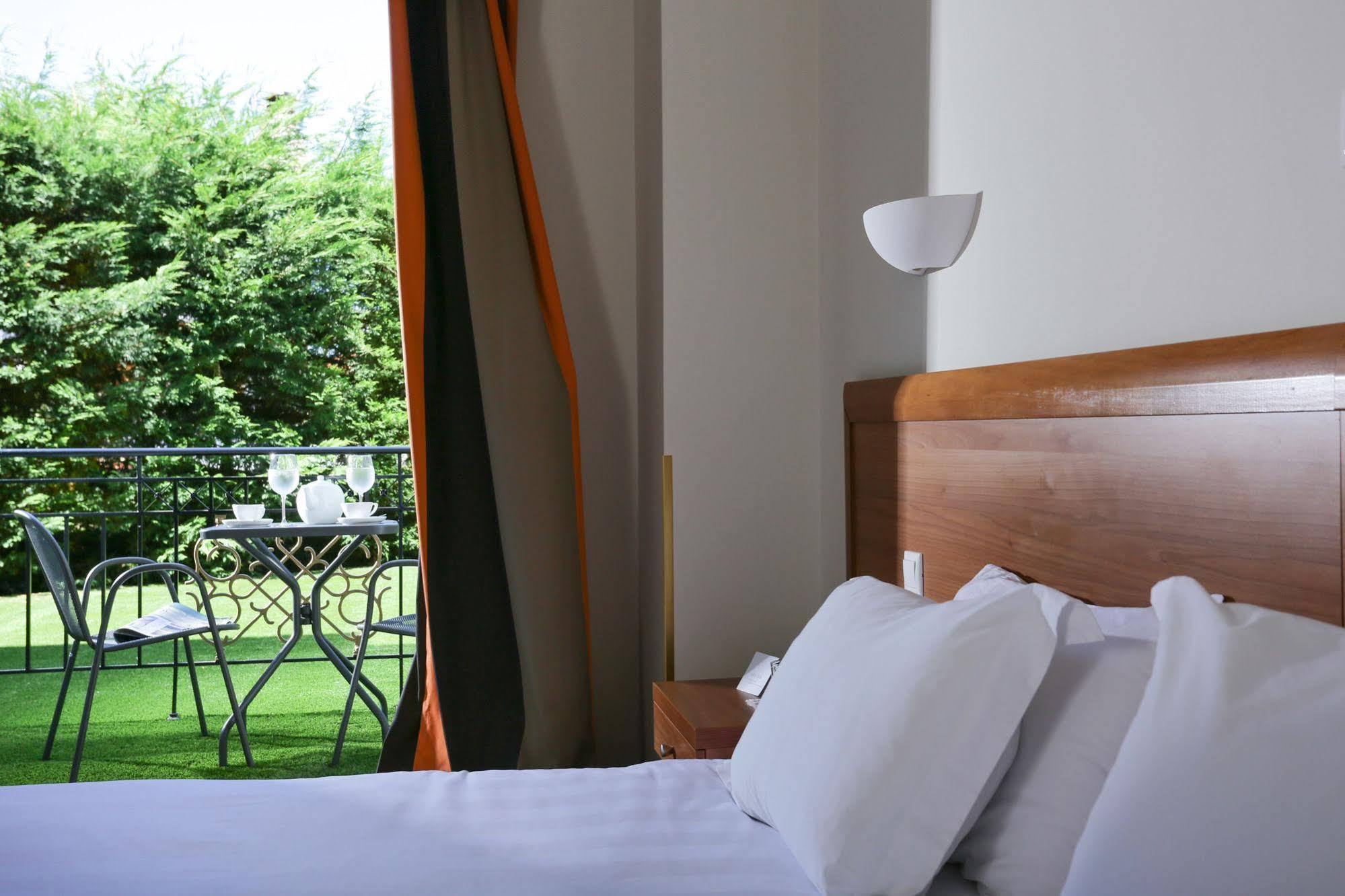Chloe Luxury Hotel 卡斯托里亚 外观 照片